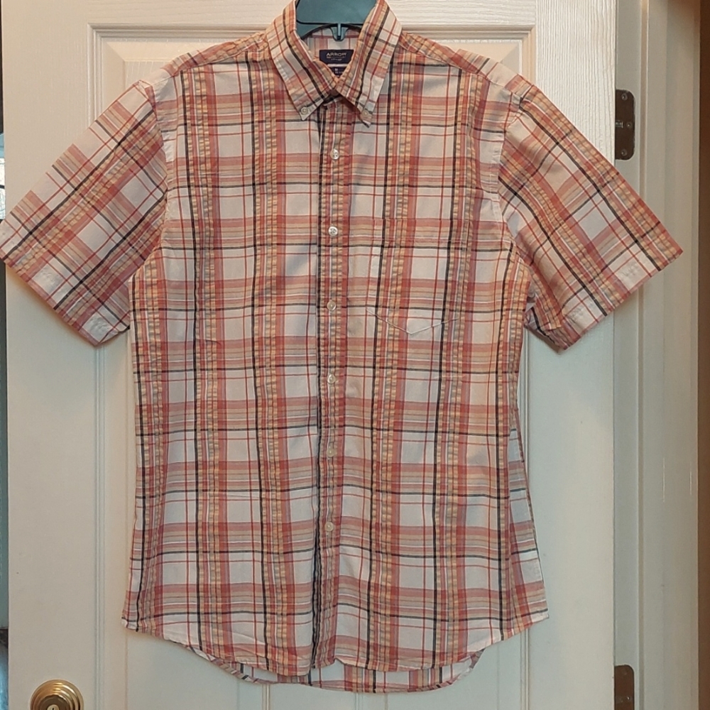 Arrow Button Down Short Sleeve Shirt